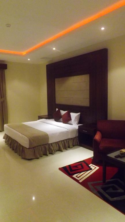 Baron Palace - Almasif Hotel Apartments Riyadh Rum bild