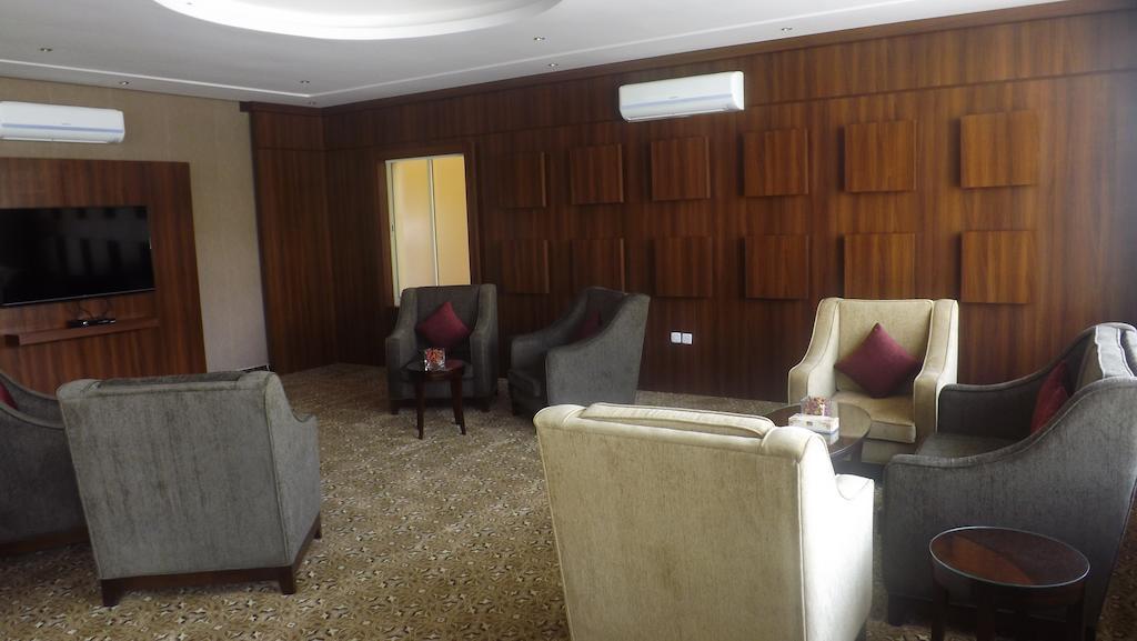 Baron Palace - Almasif Hotel Apartments Riyadh Exteriör bild
